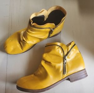 Mustard/Gold women's ankle boots